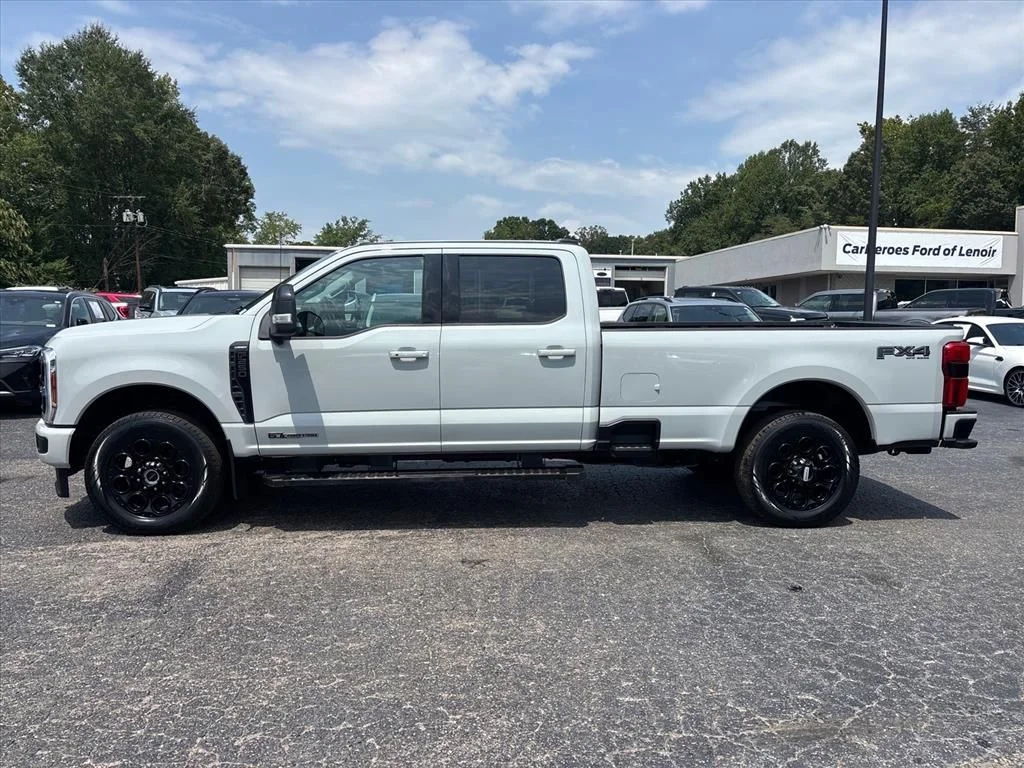 Used 2025 Gray Ford Lariat image 4