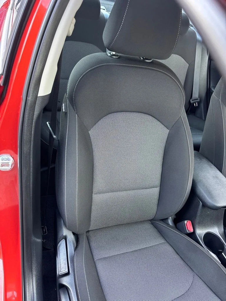 Used 2023 Red Kia LXS image 28