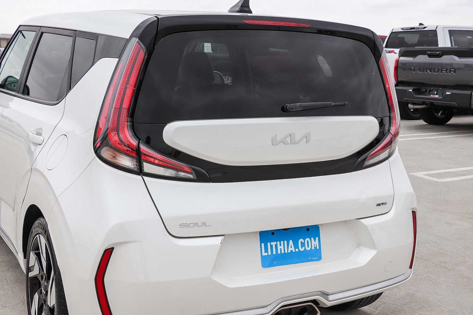 Used 2023 Snow White Pearl Kia GT-Line image 10