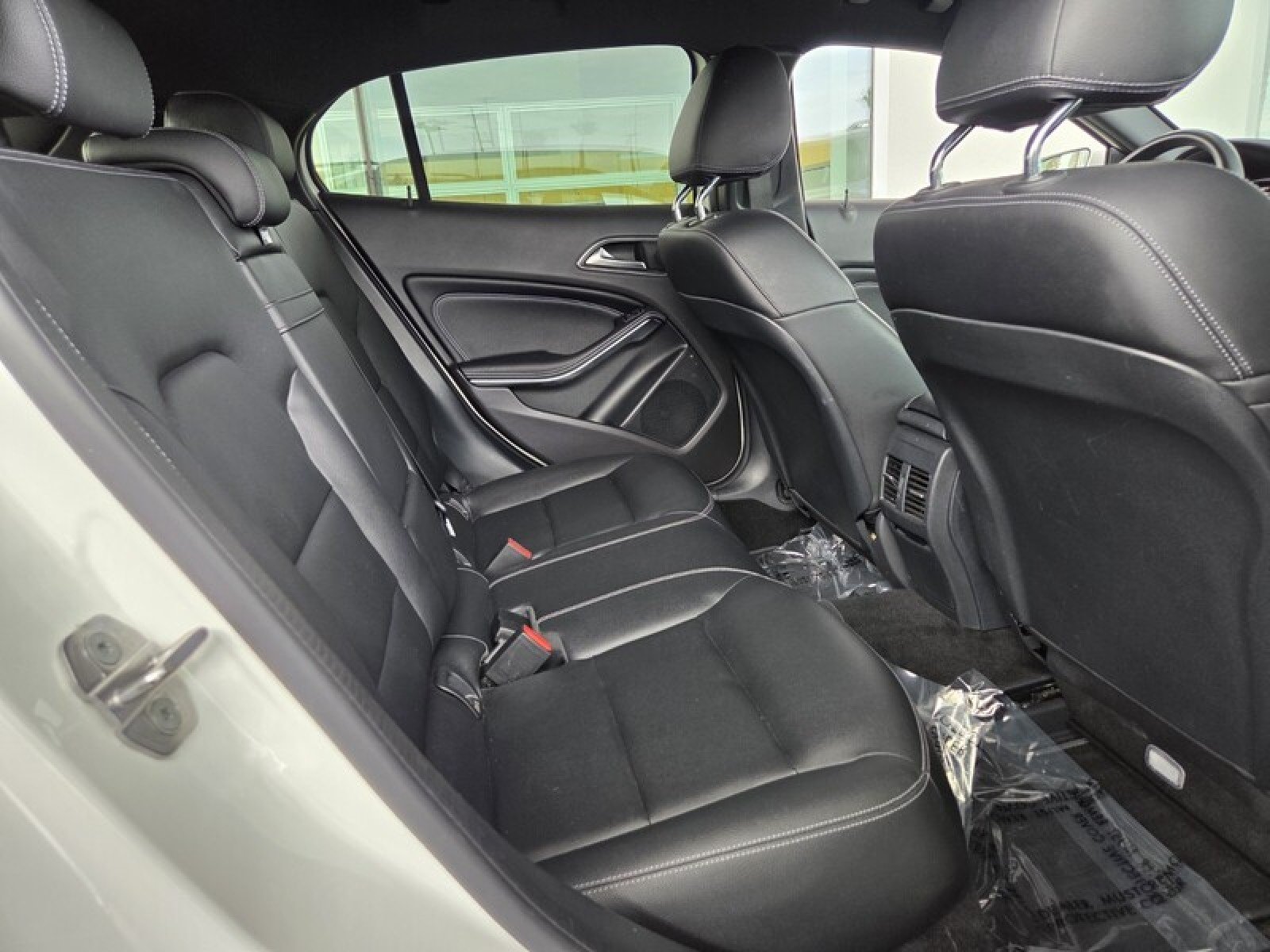 Used 2020 Polar White Mercedes-Benz GLA 250 image 18