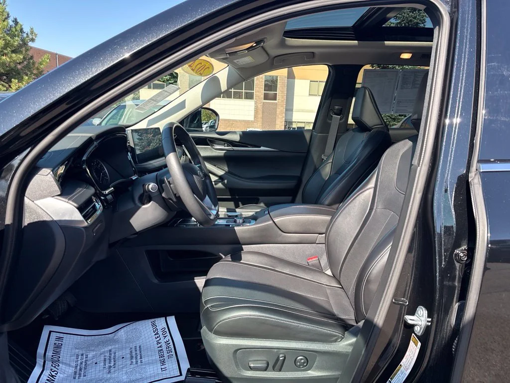 Used 2024 Black INFINITI PURE image 23