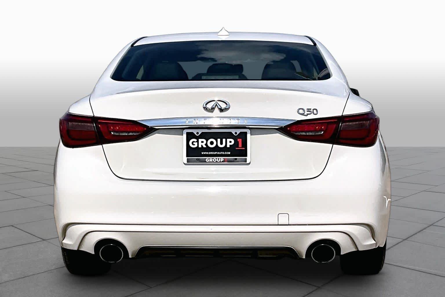 Used 2018 Pure White INFINITI 3.0t LUXE image 5