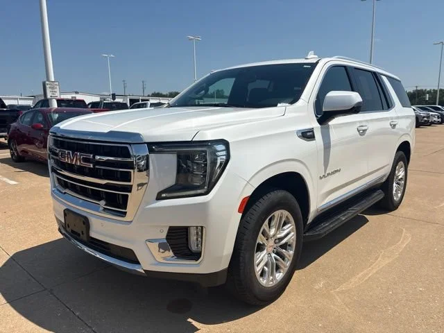 Used 2021 White Frost Tricoat GMC SLT image 7