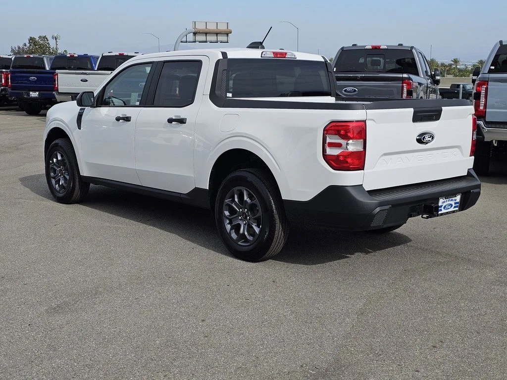 Used 2026 Oxford White Ford XLT image 5