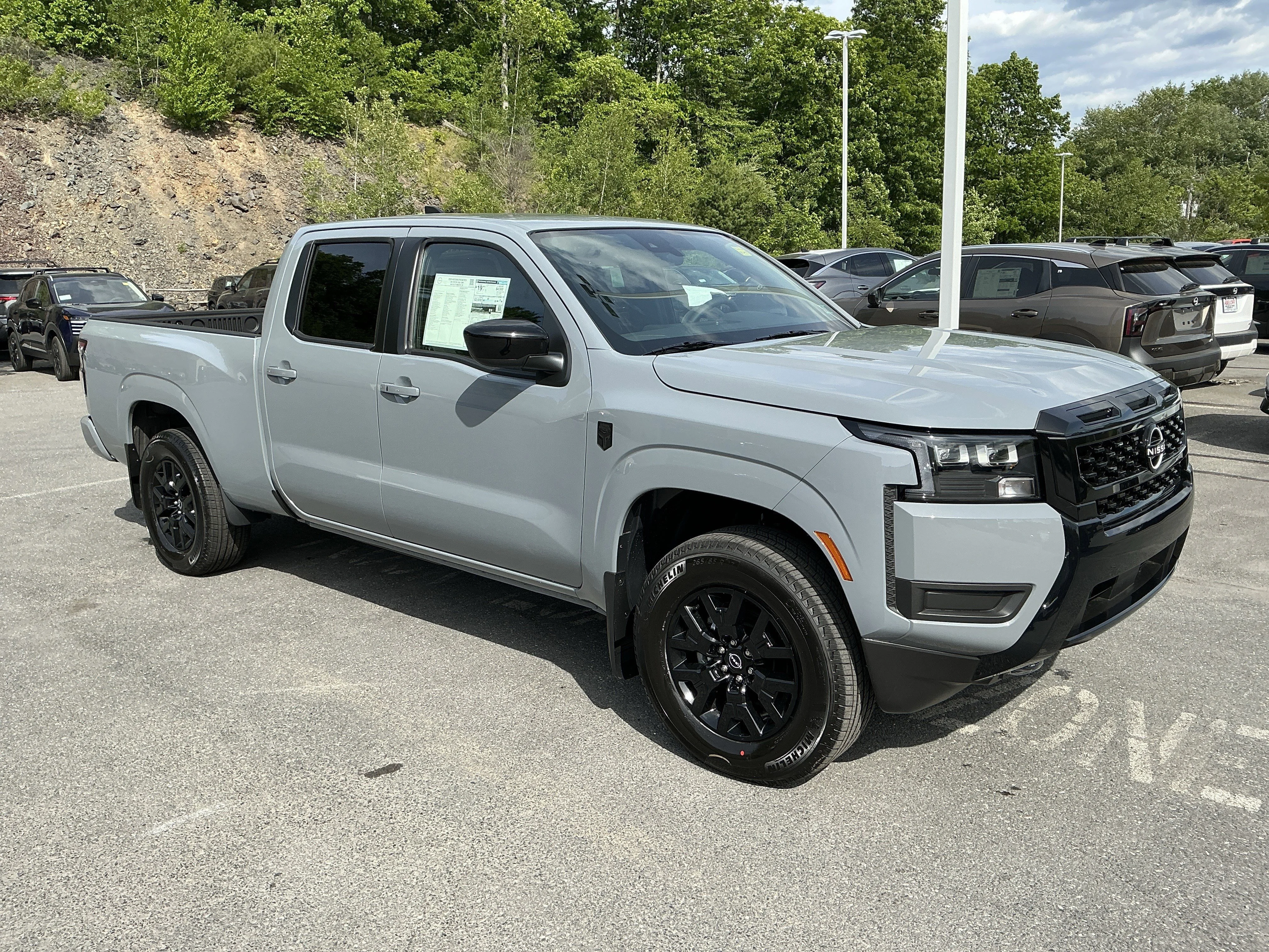 2026 Nissan Frontier SV Crew Cab 4X4 LWB's photo