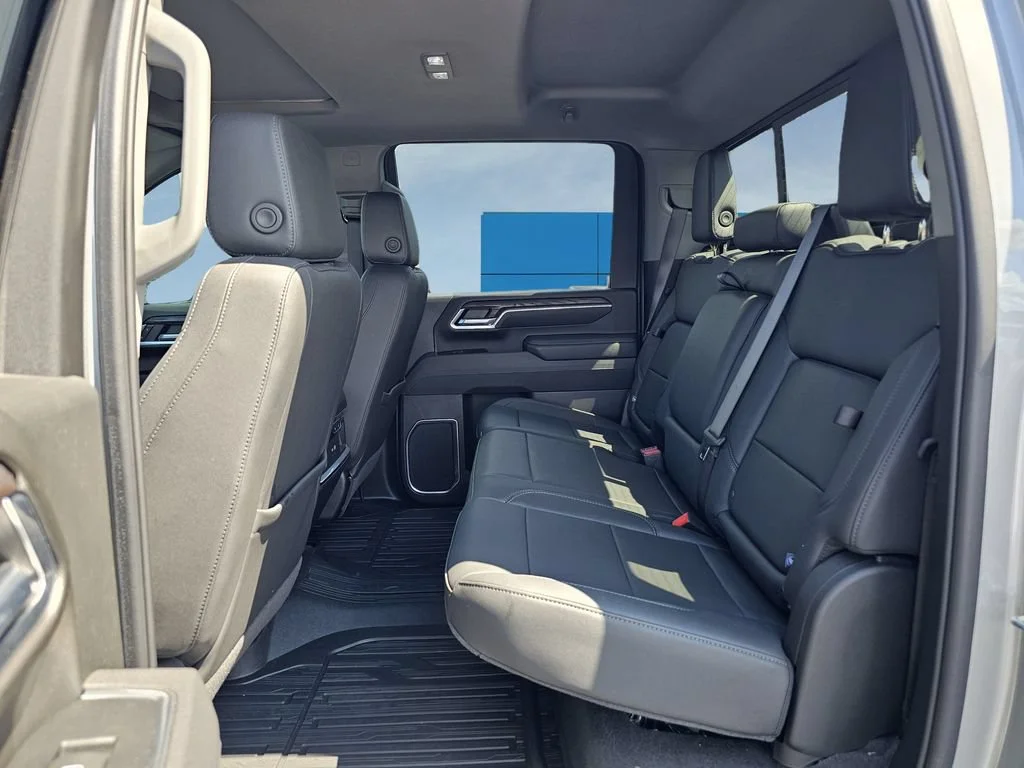 Used 2025 Sterling Metallic GMC SLT image 34