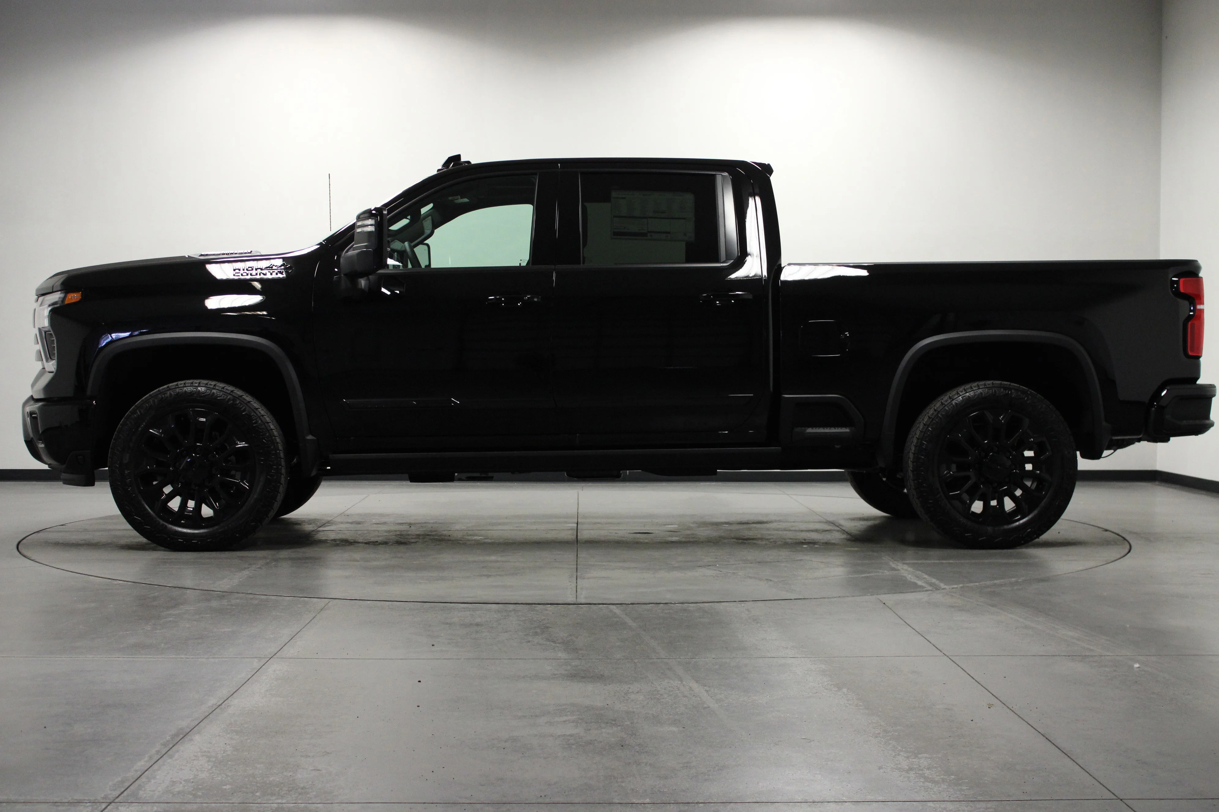 New 2026 Black Chevrolet High Country image 7