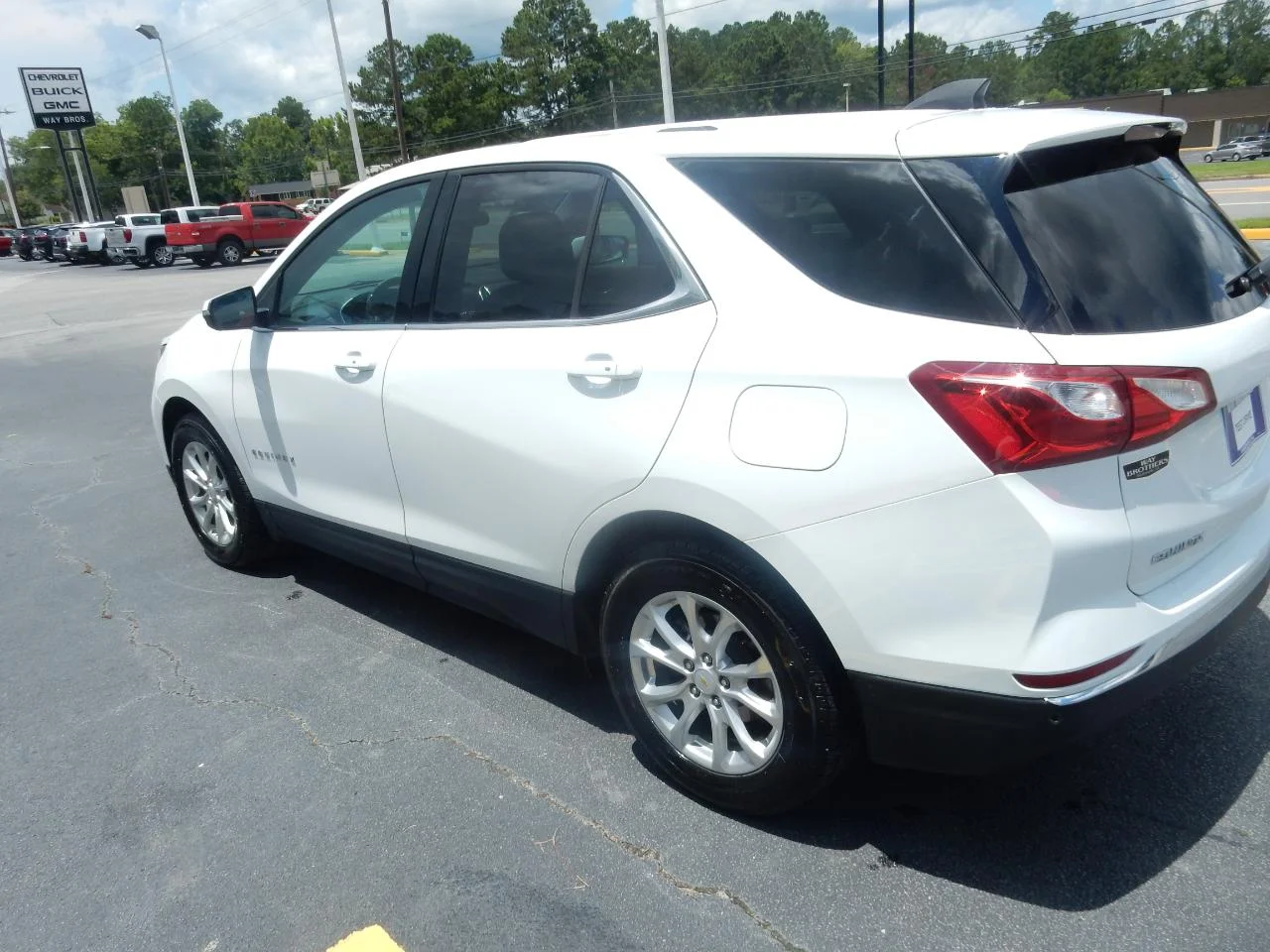Used 2018 White Chevrolet FWD 4DR LT W/1LT image 6