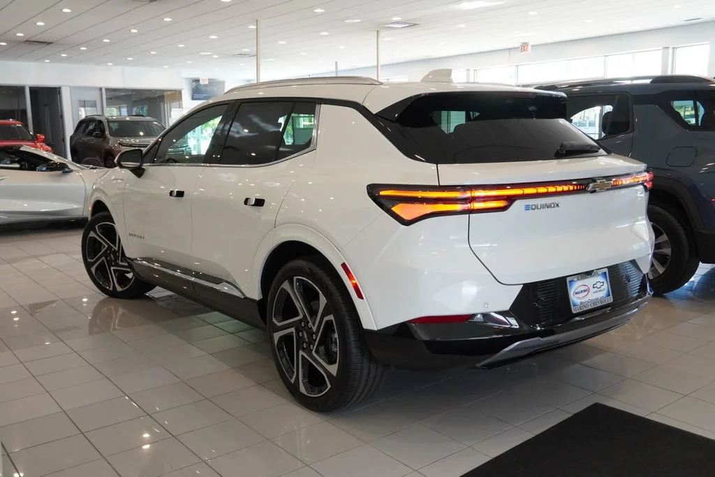 New 2026 Summit White Chevrolet LT image 4