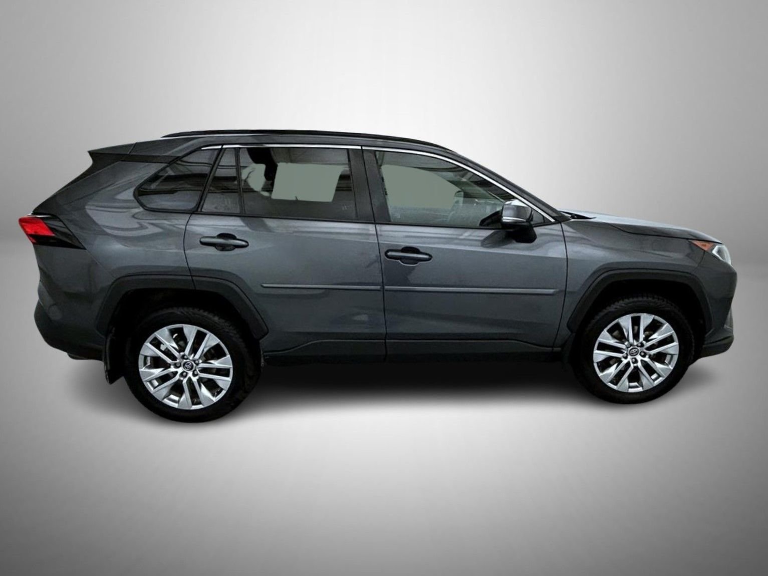 Used 2020 Gray Toyota XLE Premium image 4