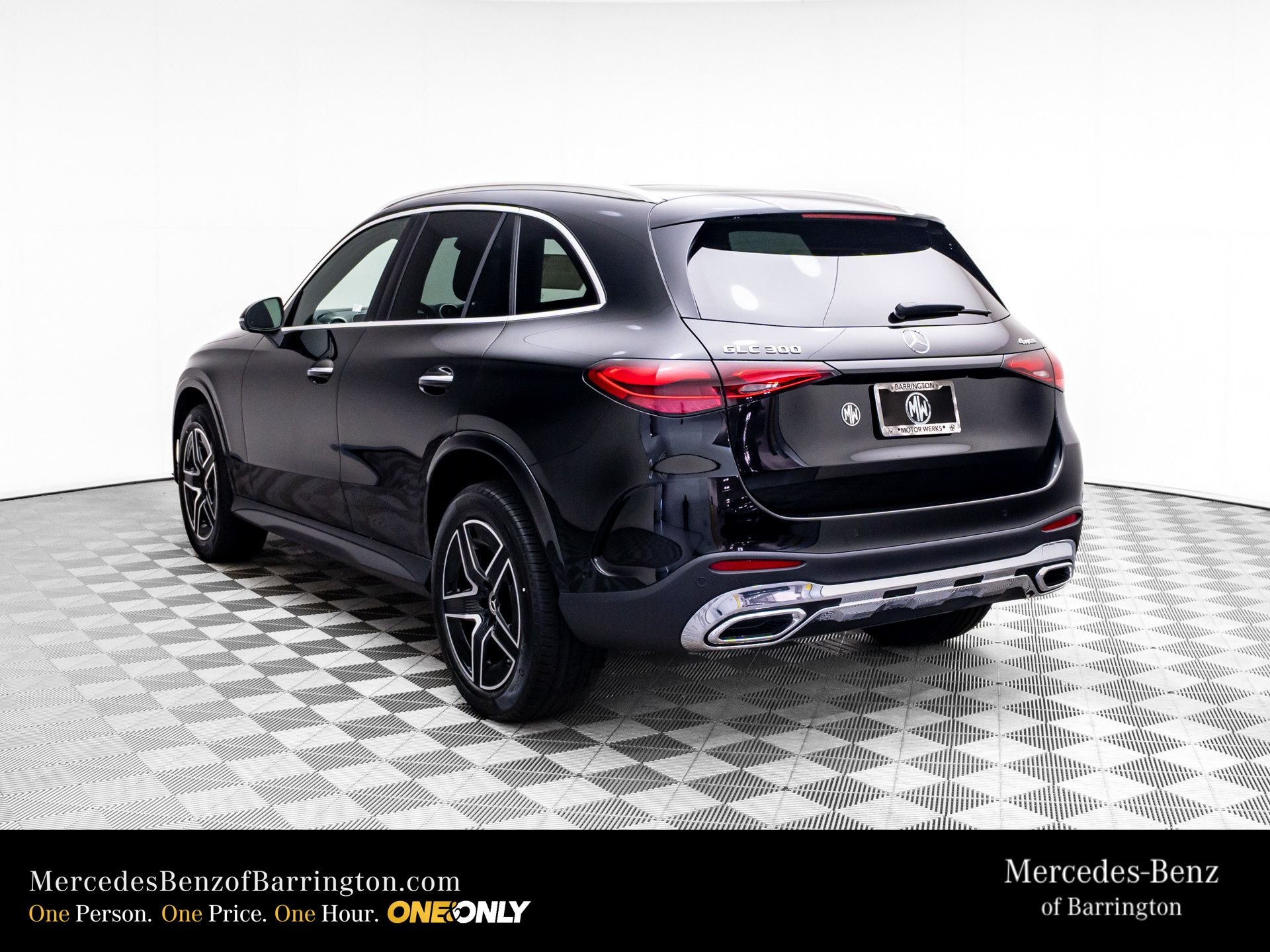 New 2026 Black Mercedes-Benz GLC 300 image 3