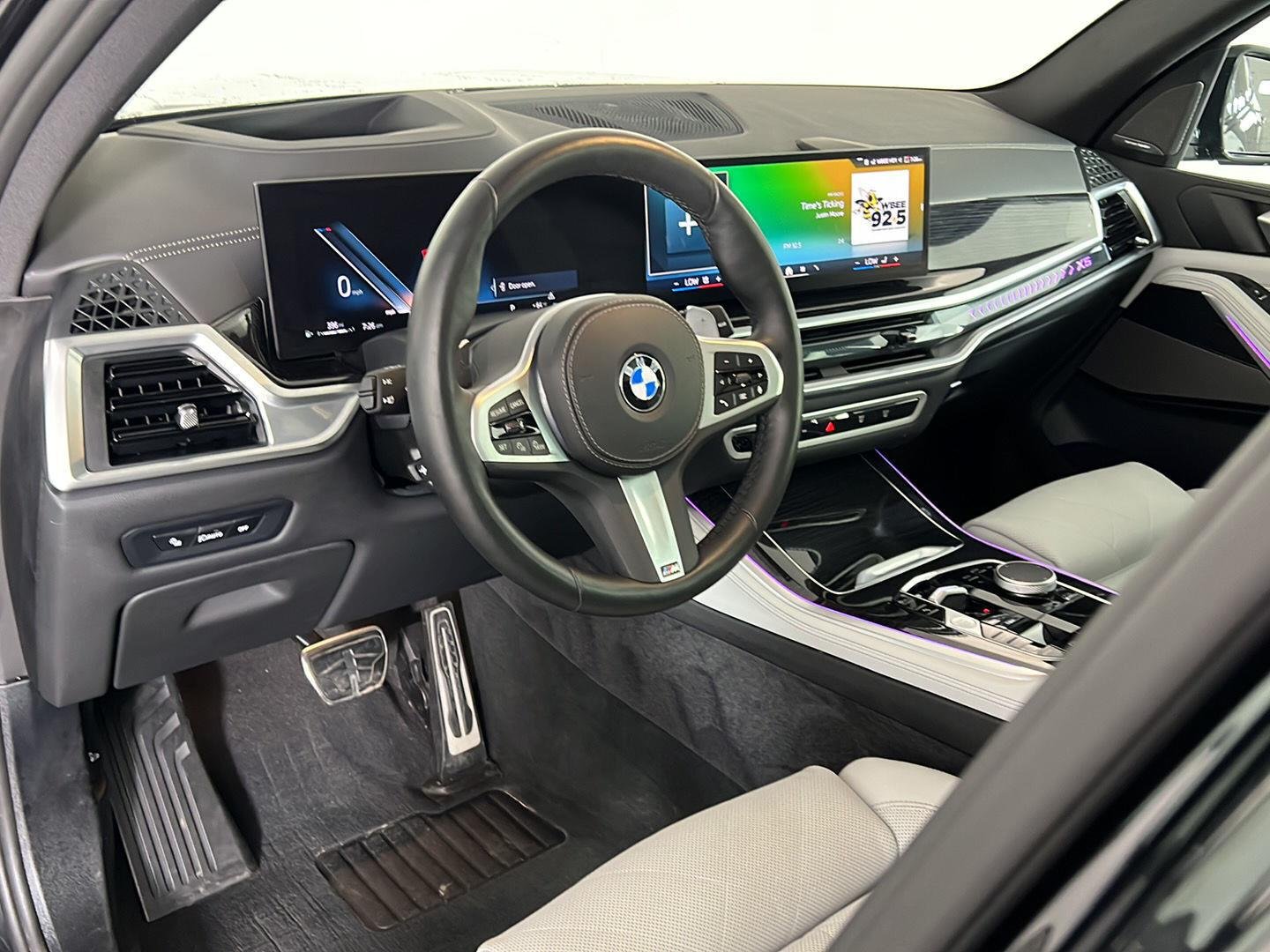 New 2026 Black Sapphire Metallic BMW xDrive40i image 2
