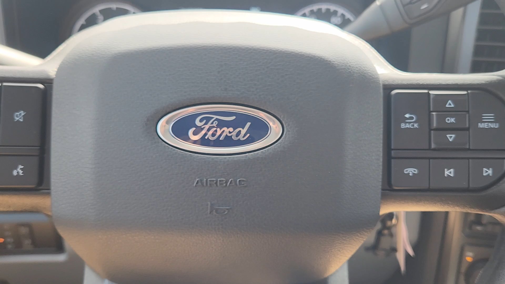 New 2026 Oxford White Ford XL image 21