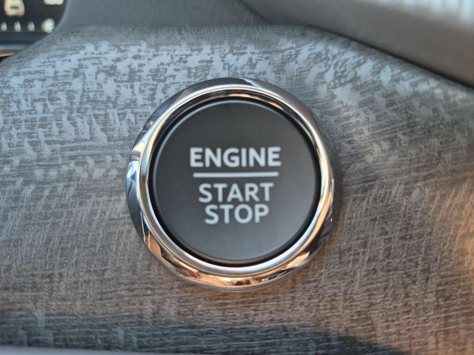 New 2027 Star White Metallic Tri-Coat Ford Platinum™ image 27