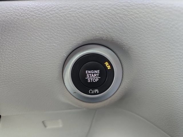 Used 2022 Black Chrysler Touring L image 30