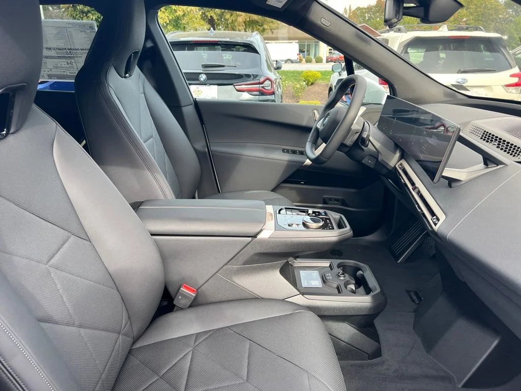 Certified Used 2026 White BMW xDrive45 image 33
