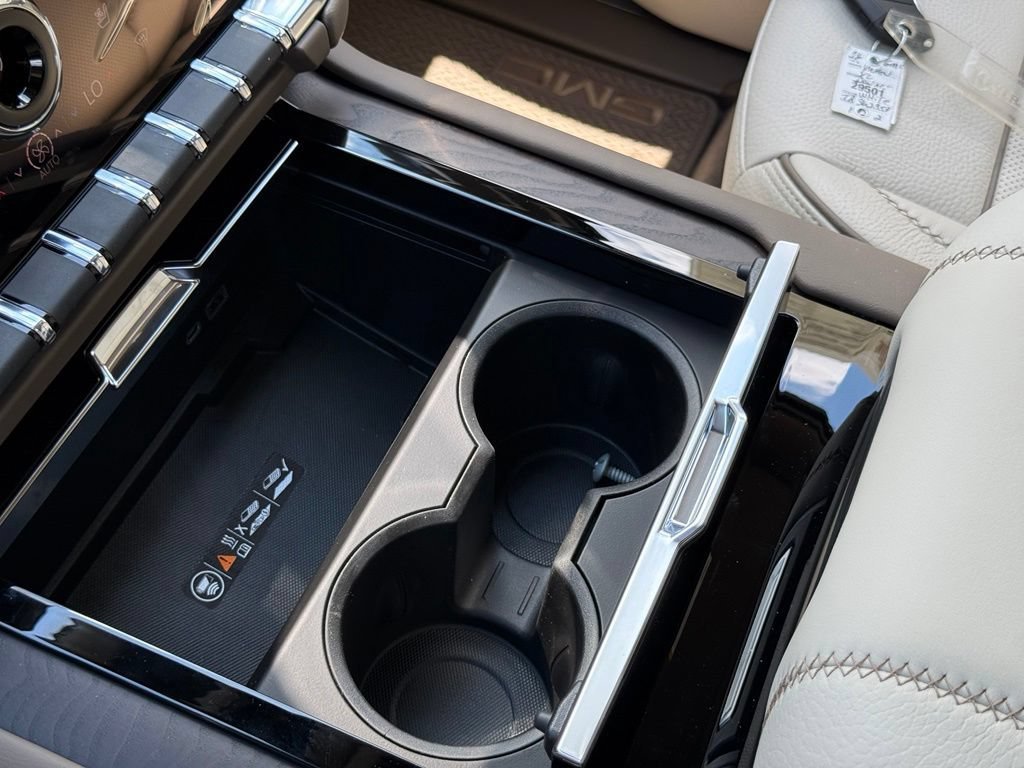 2026 GMC Yukon XL Denali - Photo 30