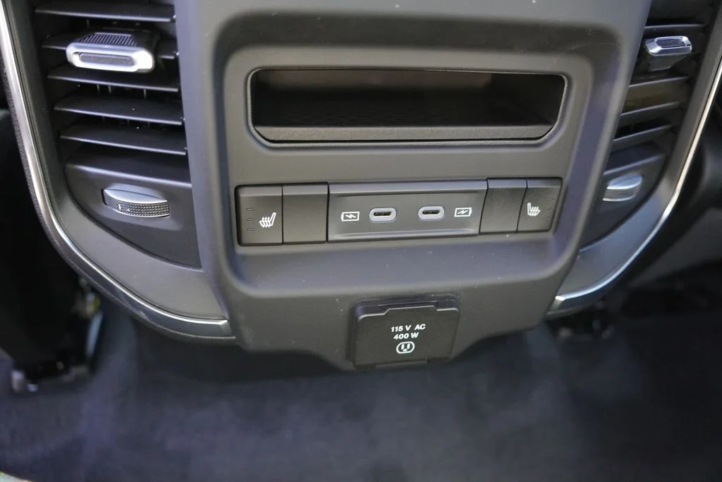 New 2026 Diamond Black Crystal Pearl-Coat Exterior Paint RAM Laramie image 12