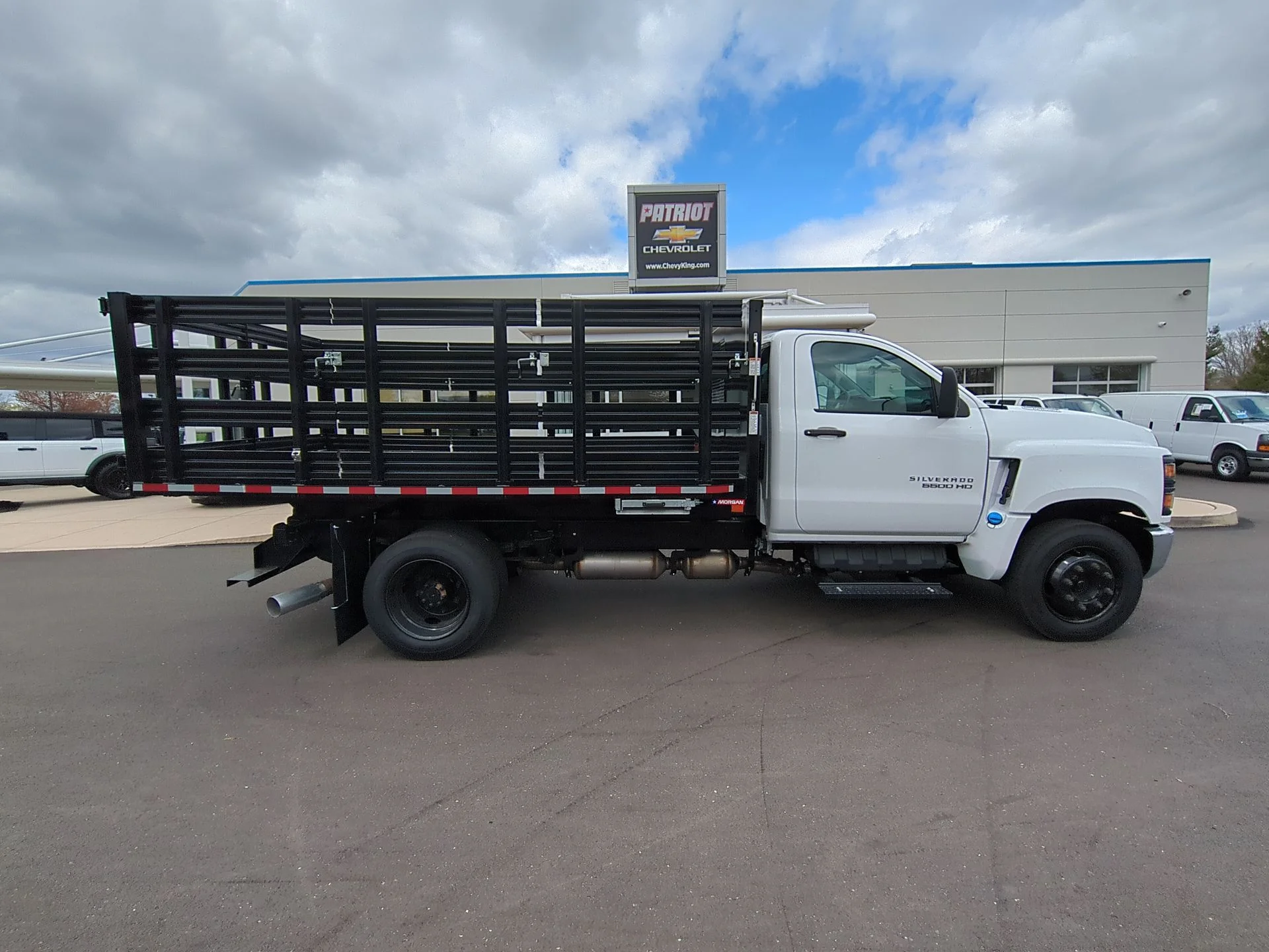 New 2024 Summit White Chevrolet Work Truck image 34