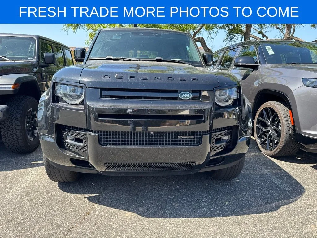 Used 2023  Land Rover X-Dynamic SE image 2