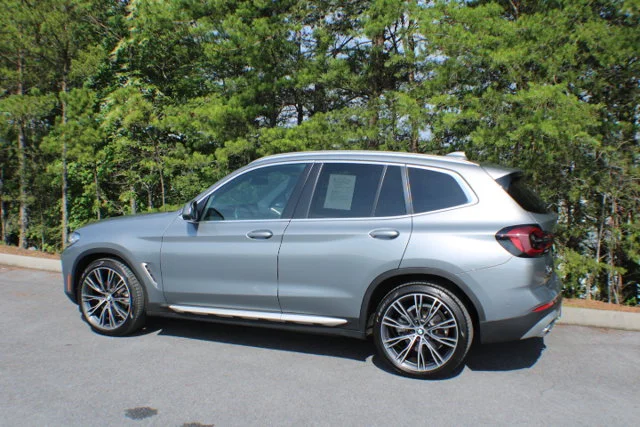 Used 2024 Skyscraper Grey Metallic BMW sDrive30i image 3