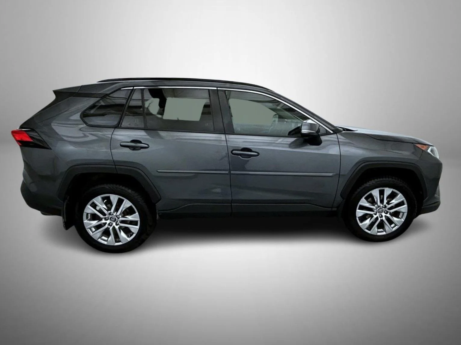 Used 2020 Gray Toyota XLE Premium image 4