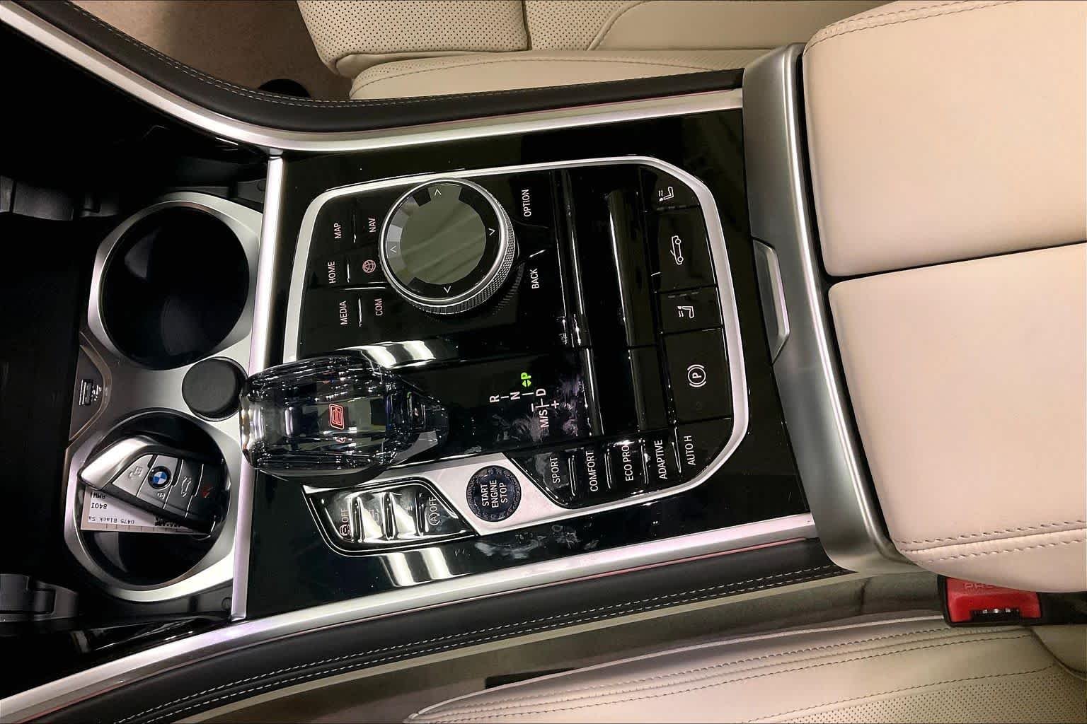2026 BMW 8 Series 840i - Photo 7