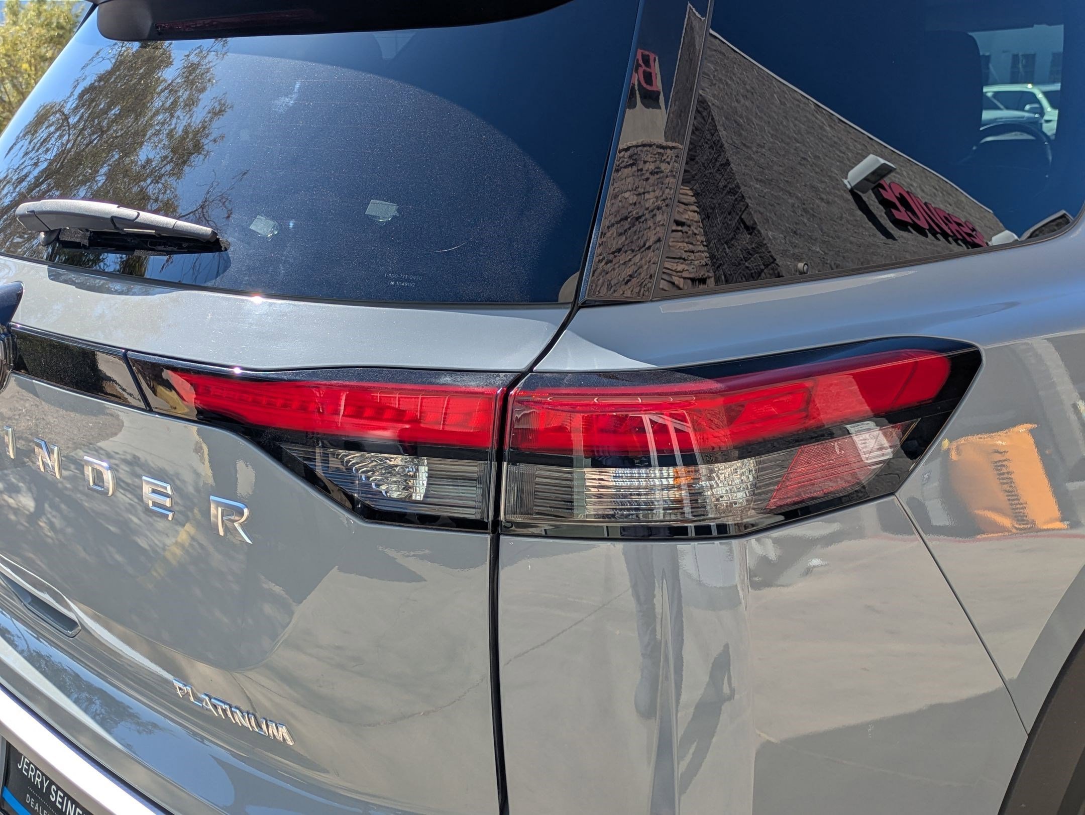Used 2022 Gray Nissan Platinum 2WD image 11