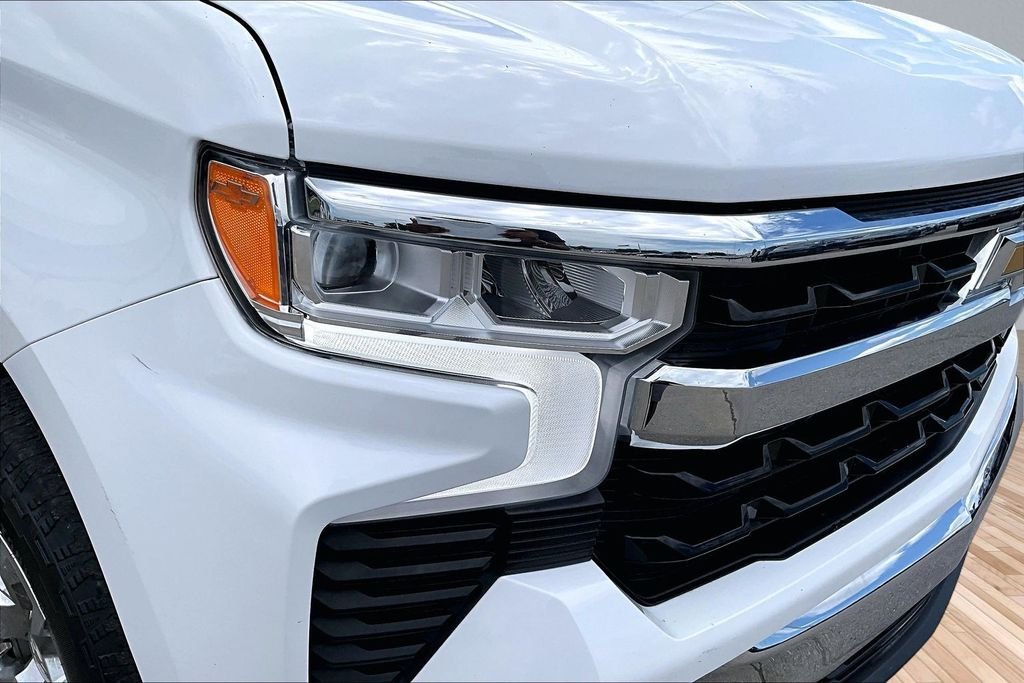 Used 2023 White Chevrolet LT image 26