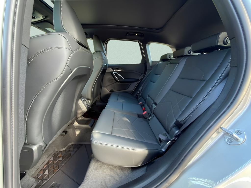 New 2026 Space Silver Metallic BMW xDrive28i image 21