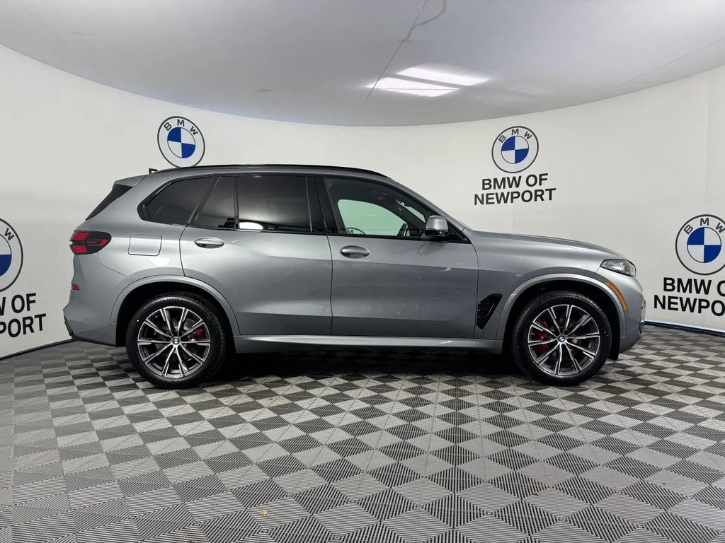 New 2026 Gray BMW xDrive40i image 5