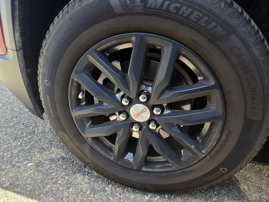 Used 2018 Crimson Red Tintcoat GMC SLT image 12