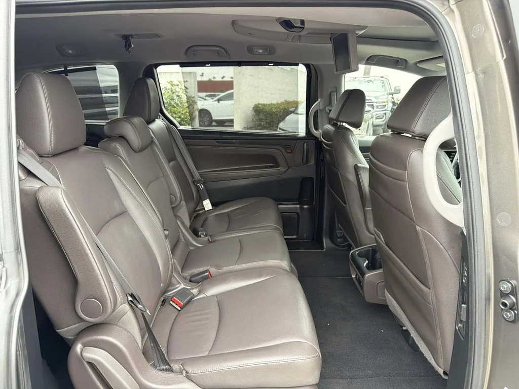 Used 2019 Pacific Pewter Metallic Honda Elite image 31