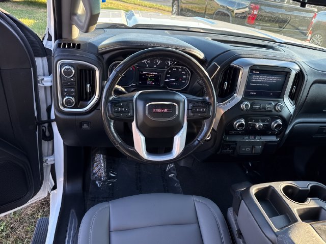 Used 2022 White GMC SLE image 16