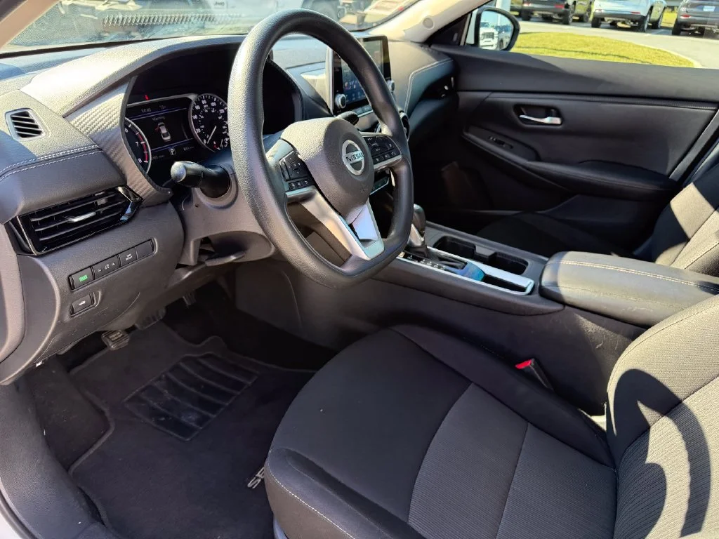 Used 2023 White Nissan SV image 4