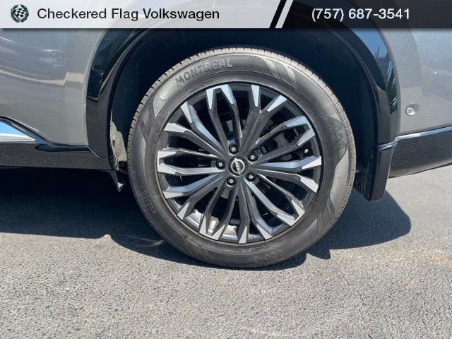 Used 2024 Gun Metallic Nissan Platinum image 7