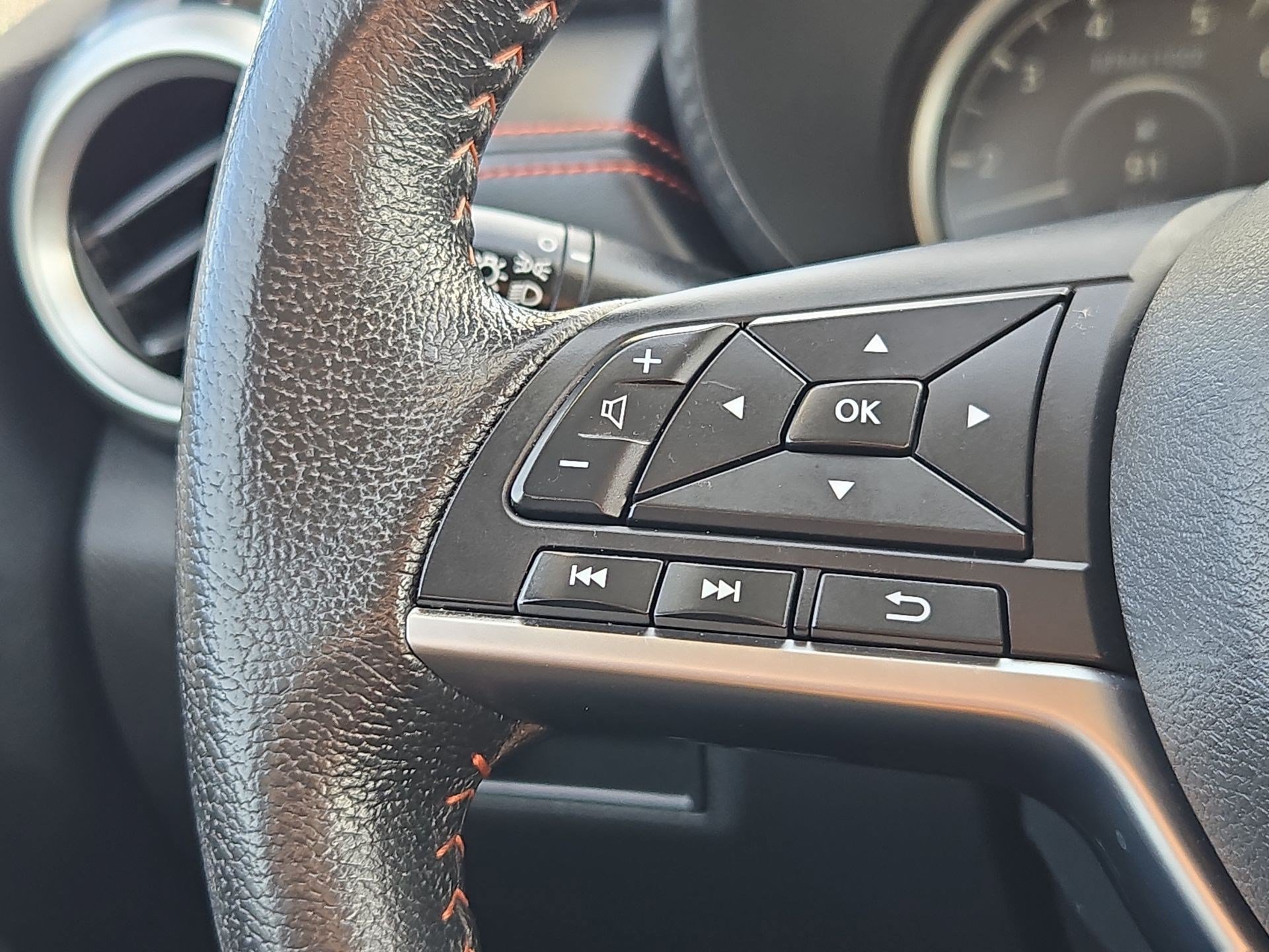 Used 2024 Super Black Nissan SR image 16