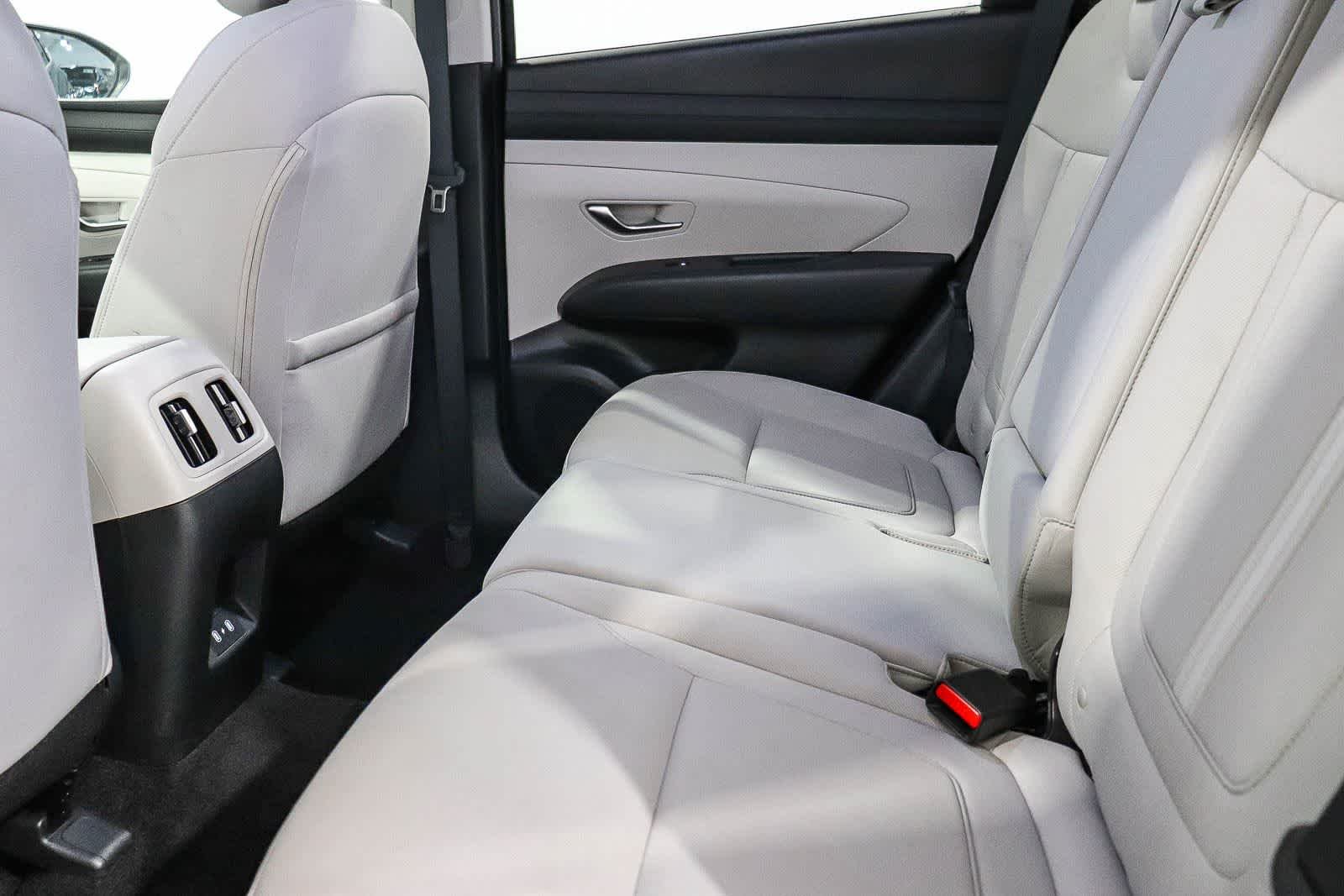 Used 2025 Phantom Black Hyundai SEL image 18