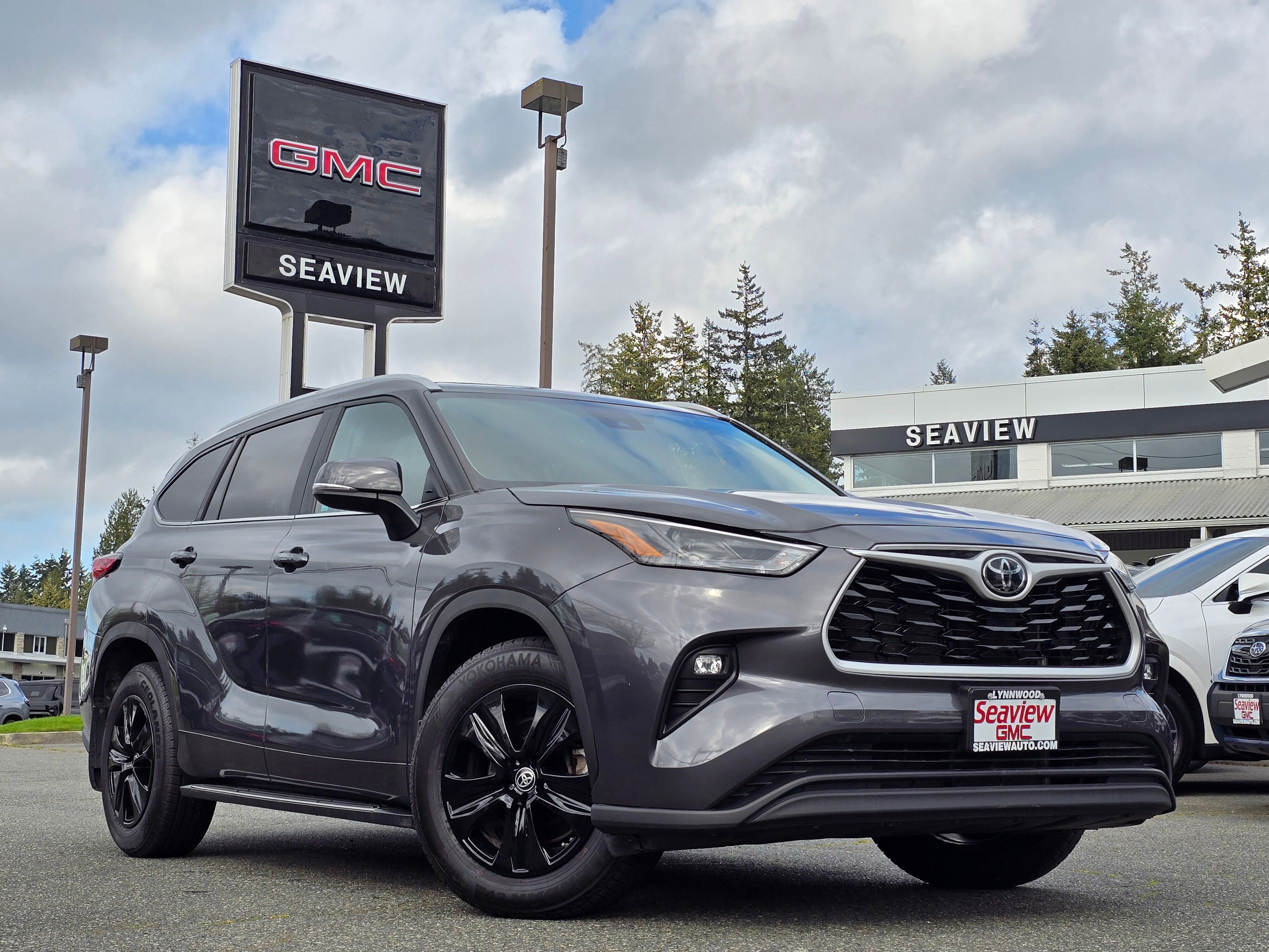 2023 Toyota Highlander XLE AWD's photo