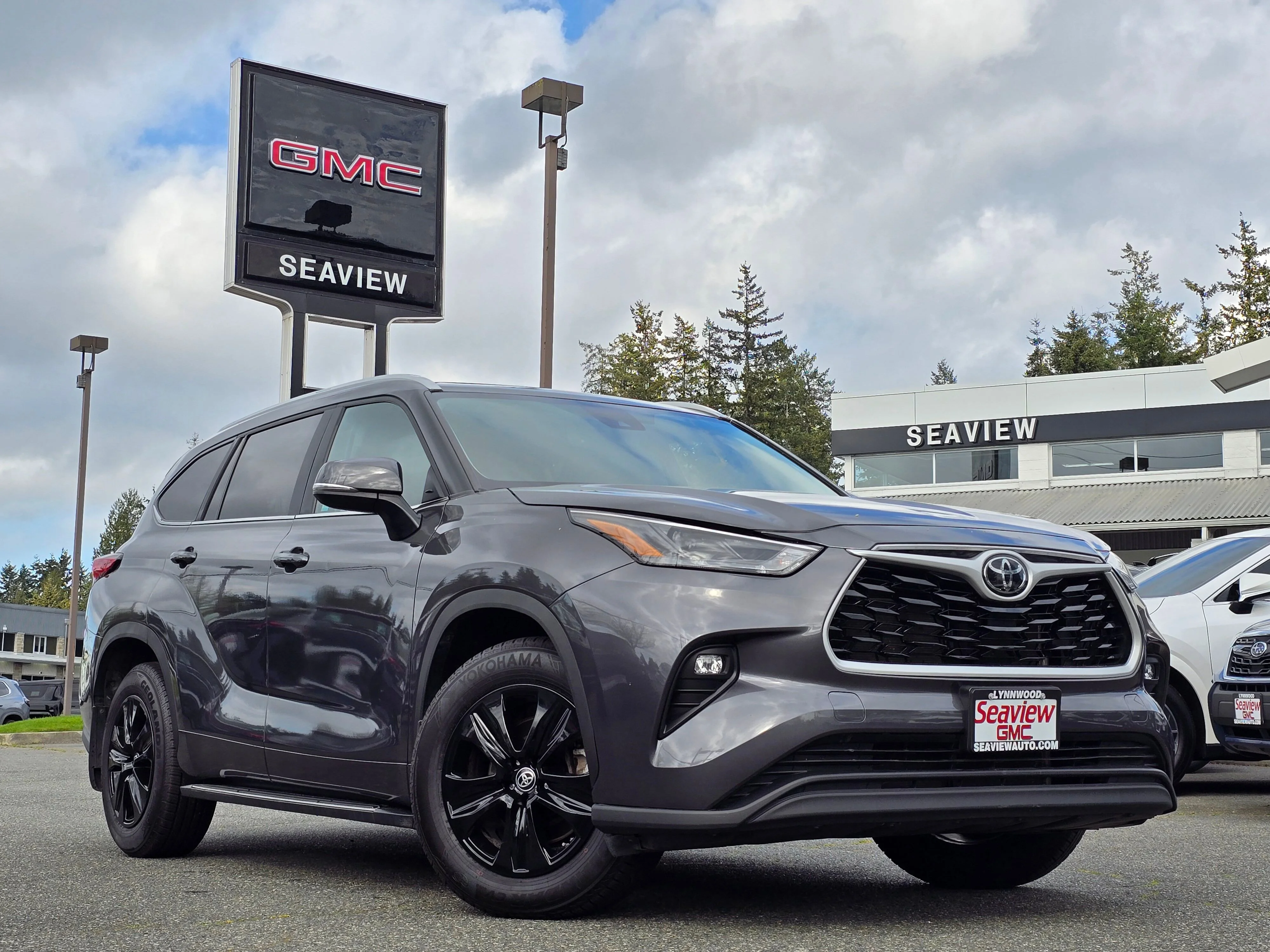 2023 Toyota Highlander XLE AWD's photo
