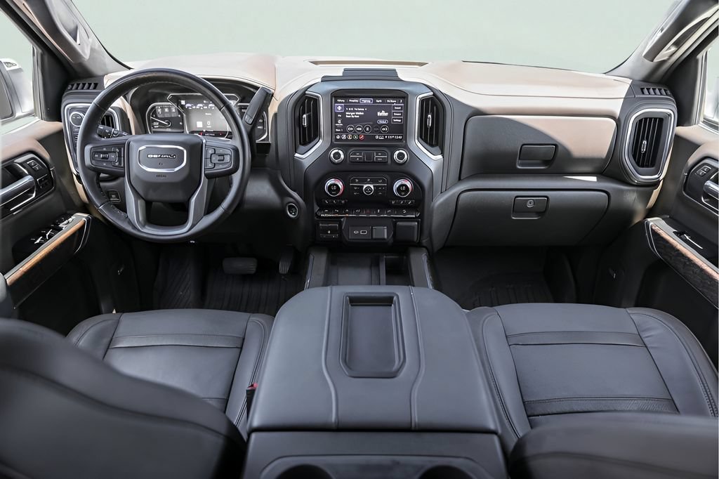 Used 2021 WHITE FROST TRICOAT GMC Denali image 29