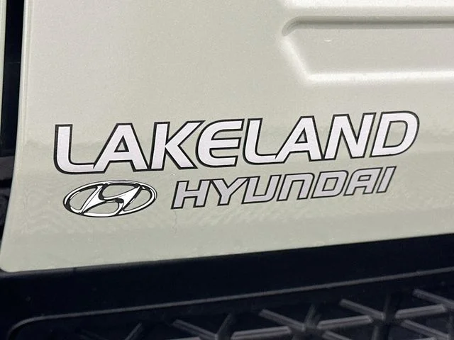 New 2027 Green Hyundai SE image 24