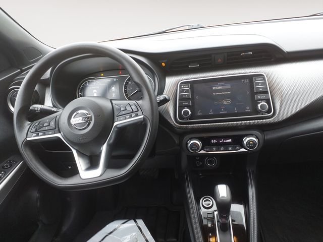 Used 2020 Orange Nissan SV image 10