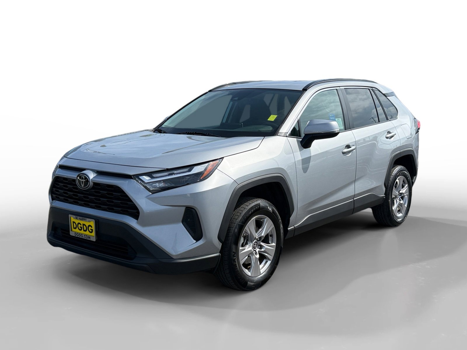 Used 2025 Silver Sky Metallic Toyota XLE image 1