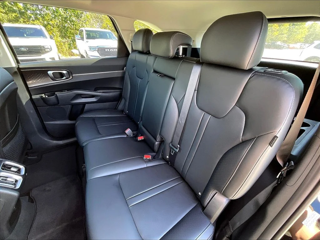 2026 Kia Sorento EX - Photo 15