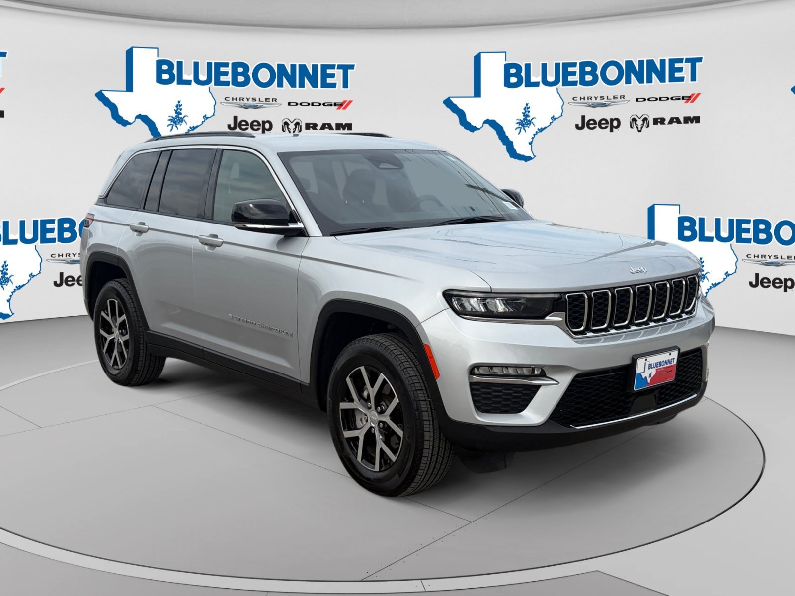 Used 2025 Silver Zynith Jeep Limited image 3