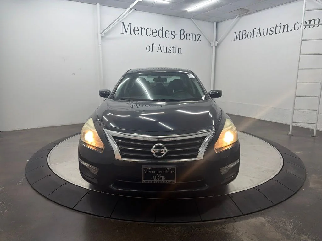 Used 2015 Blue Nissan 2.5 S image 2