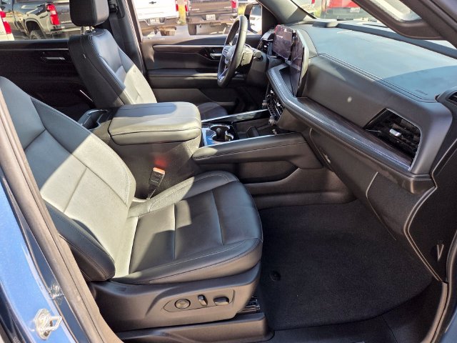 2026 Chevrolet Suburban LT - Photo 15