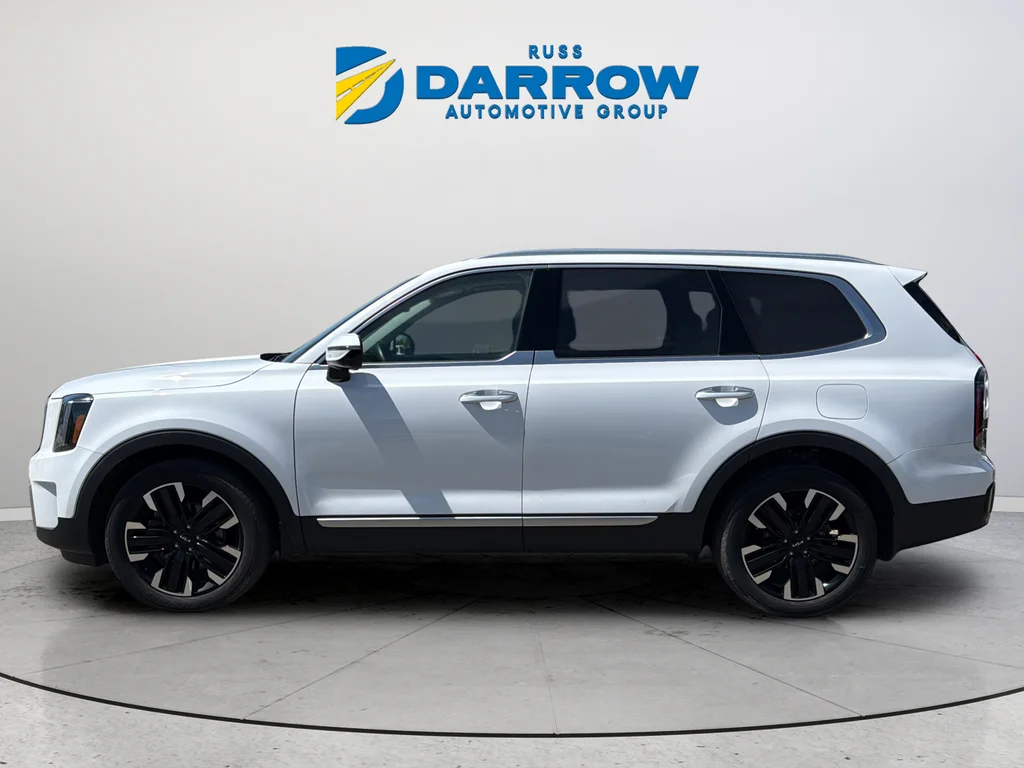 Used 2023 White Kia SX image 2