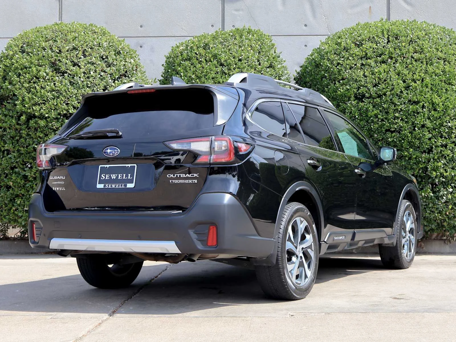 Used 2021 Crystal Black Silica Subaru Touring XT image 8